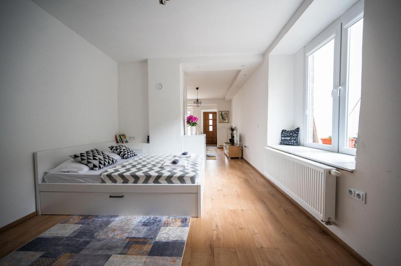 Modern Studio Apartment In The Old Town SJJ Extérieur photo
